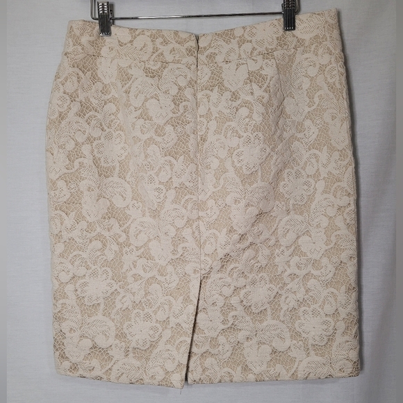 𝅺Cynthia Rowley Cream Lace Dressy Skirt. - Picture 4 of 11